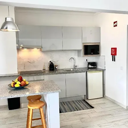 Happy Na Rocha 1 アパート ポルティマン